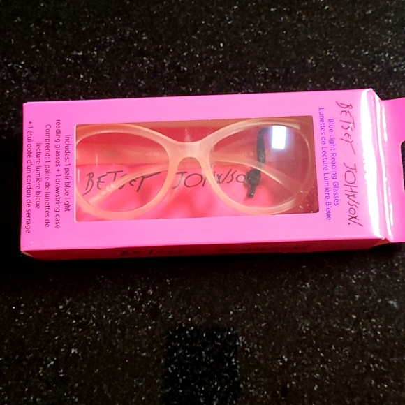 👓Betsey Johnson Eyewear - Picture 2 of 6